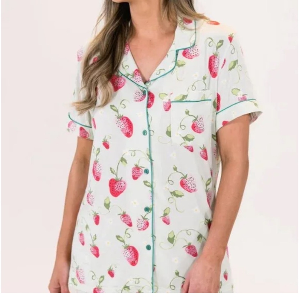 In My Sundays Strawberry Print Women's Pajama Set